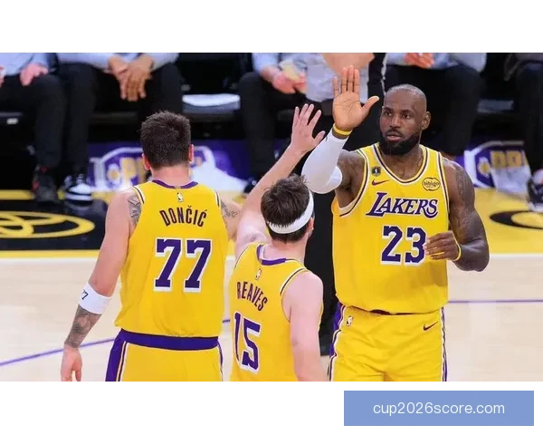 詹姆斯惊天逆袭成为第三巨头湖人实力再现全联盟震惊